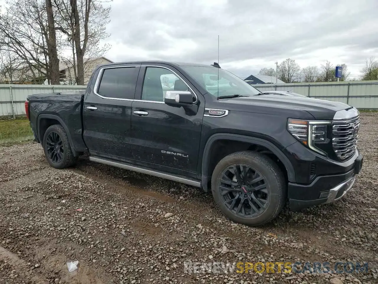 4 Photograph of a damaged car 1GTUUGEL5NZ541730 GMC SIERRA 2022