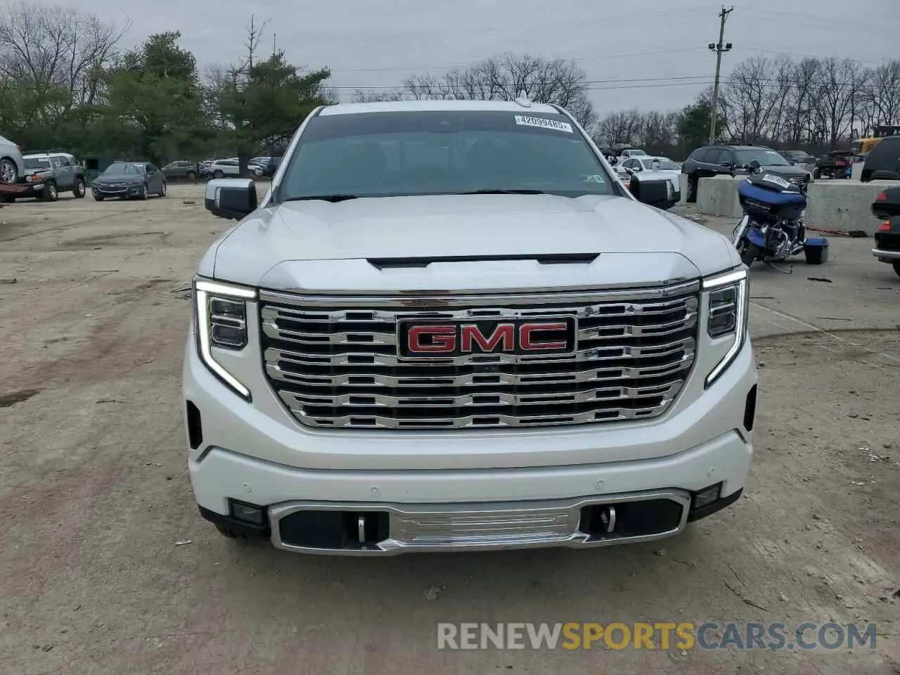 5 Photograph of a damaged car 1GTUUGEL9NZ543450 GMC SIERRA 2022