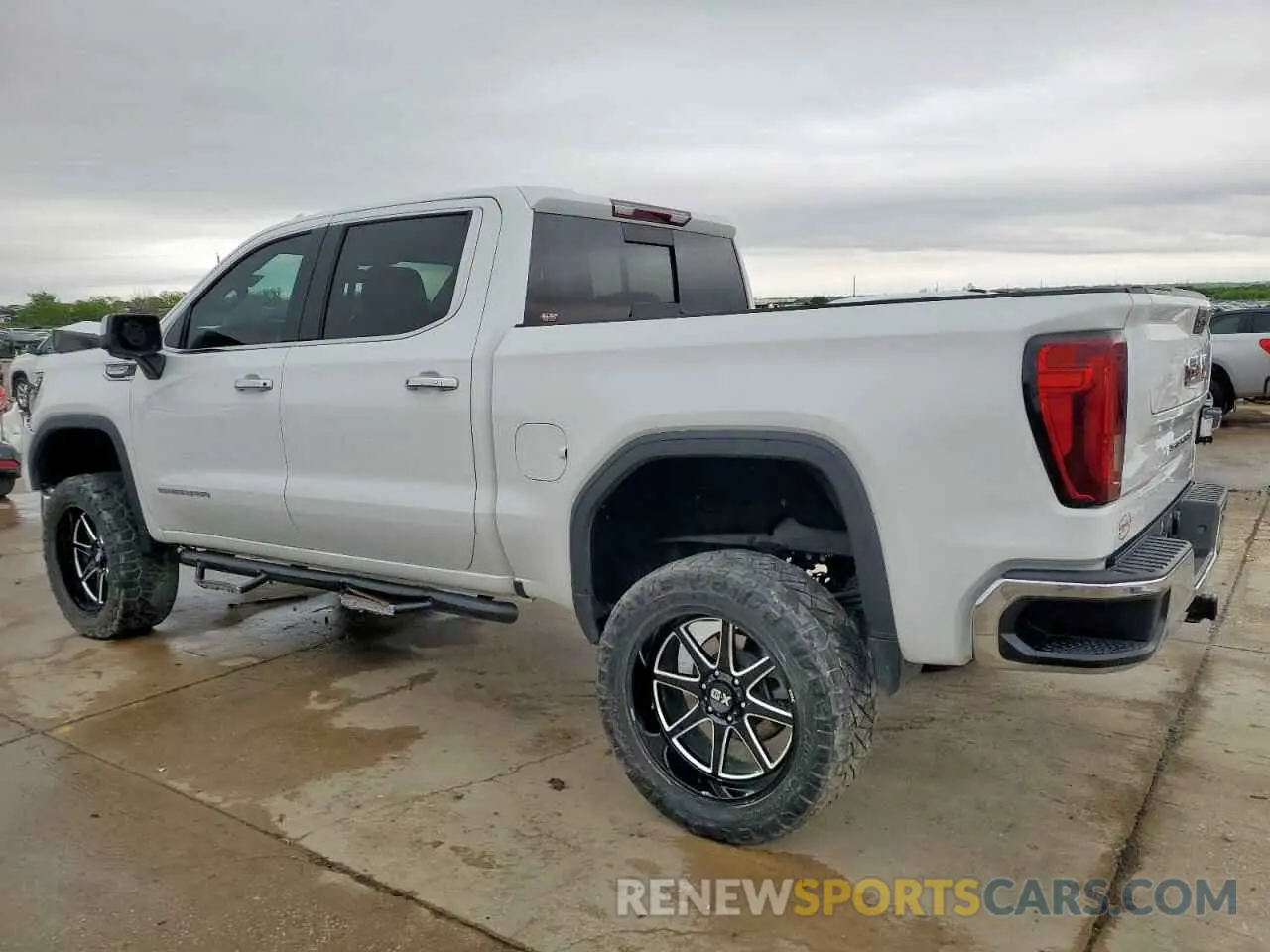 2 Photograph of a damaged car 3GTP8DED2NG124915 GMC SIERRA 2022