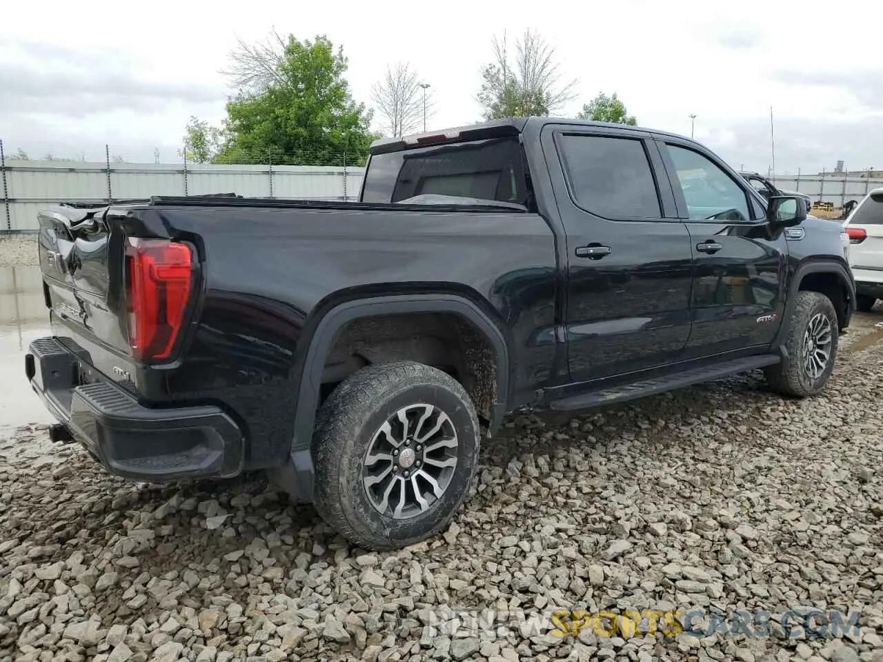 3 Photograph of a damaged car 3GTP9EEL6NG111028 GMC SIERRA 2022