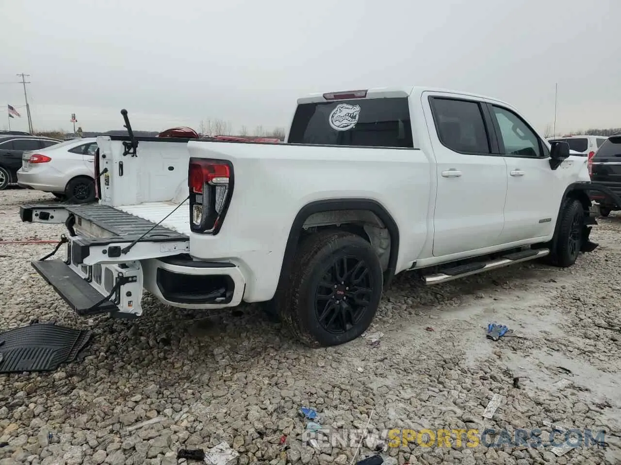 3 Photograph of a damaged car 3GTPHCEK6NG680623 GMC SIERRA 2022