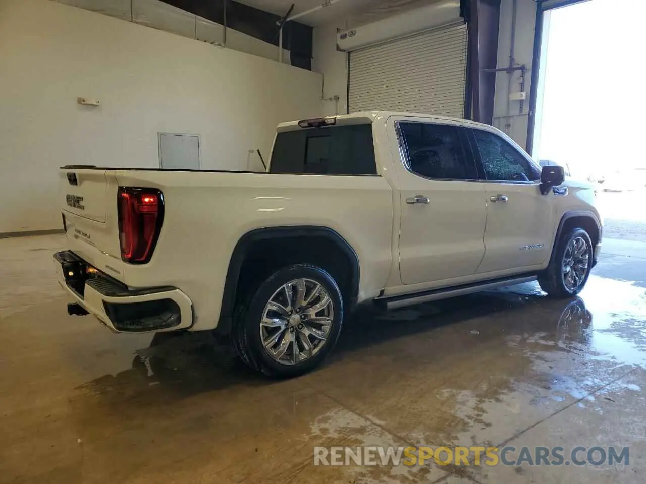 3 Photograph of a damaged car 3GTPHGET0NG633894 GMC SIERRA 2022