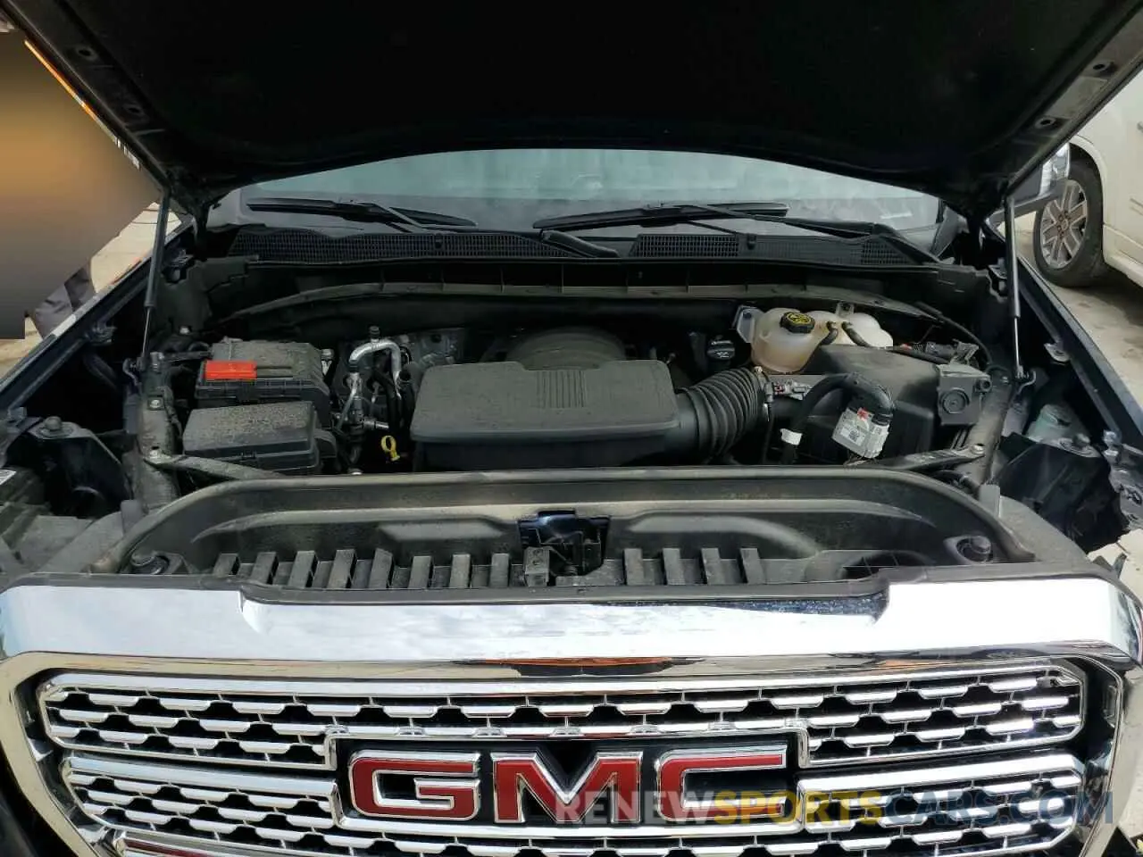 11 Photograph of a damaged car 3GTU9FEL1NG181268 GMC SIERRA 2022