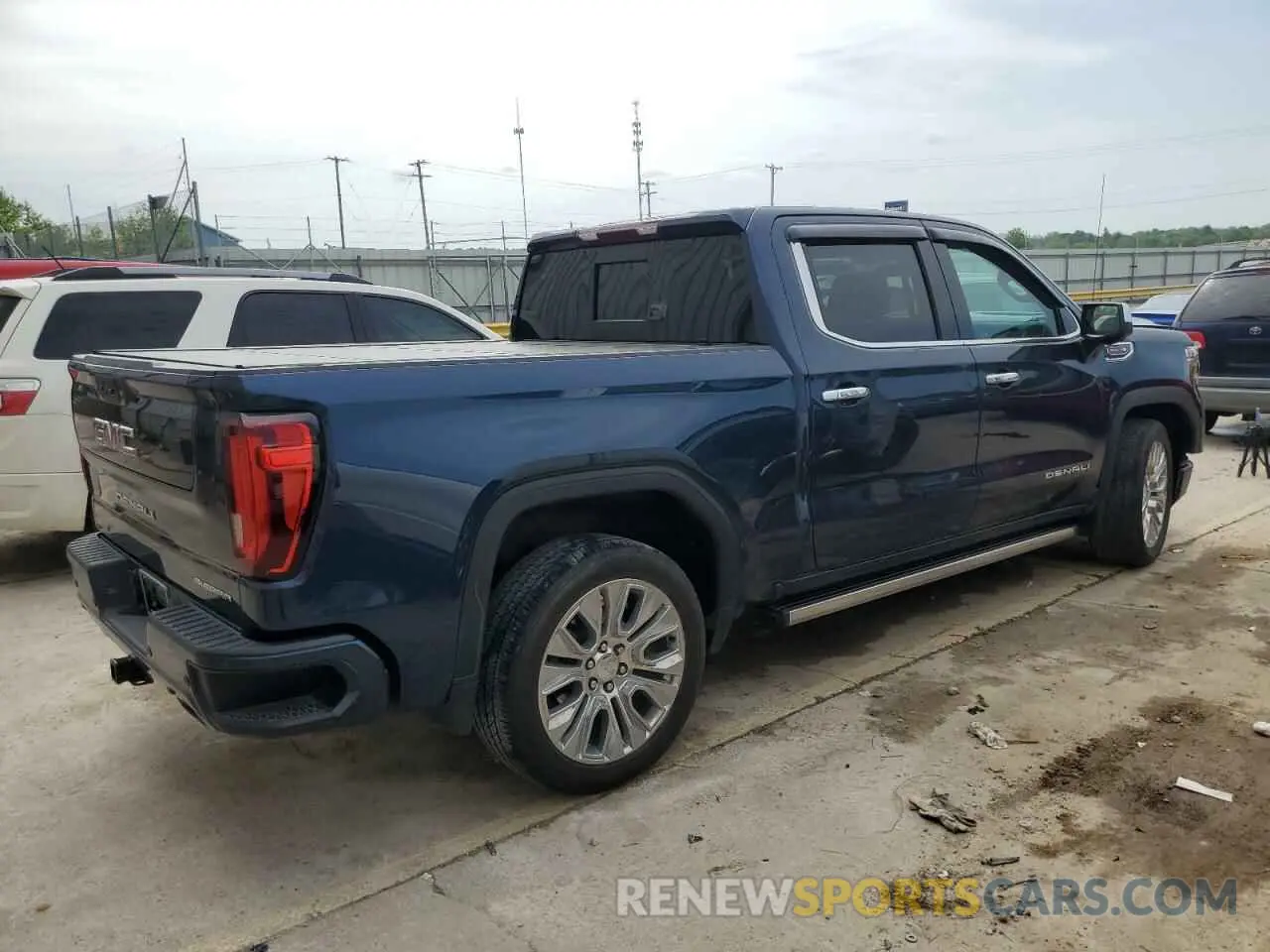 3 Photograph of a damaged car 3GTU9FEL1NG181268 GMC SIERRA 2022