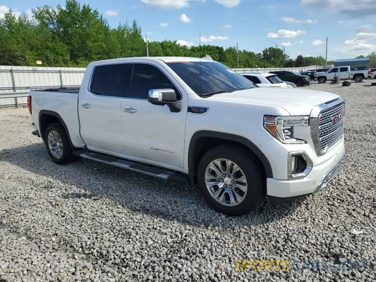 4 Photograph of a damaged car 3GTU9FEL9NG158840 GMC SIERRA 2022