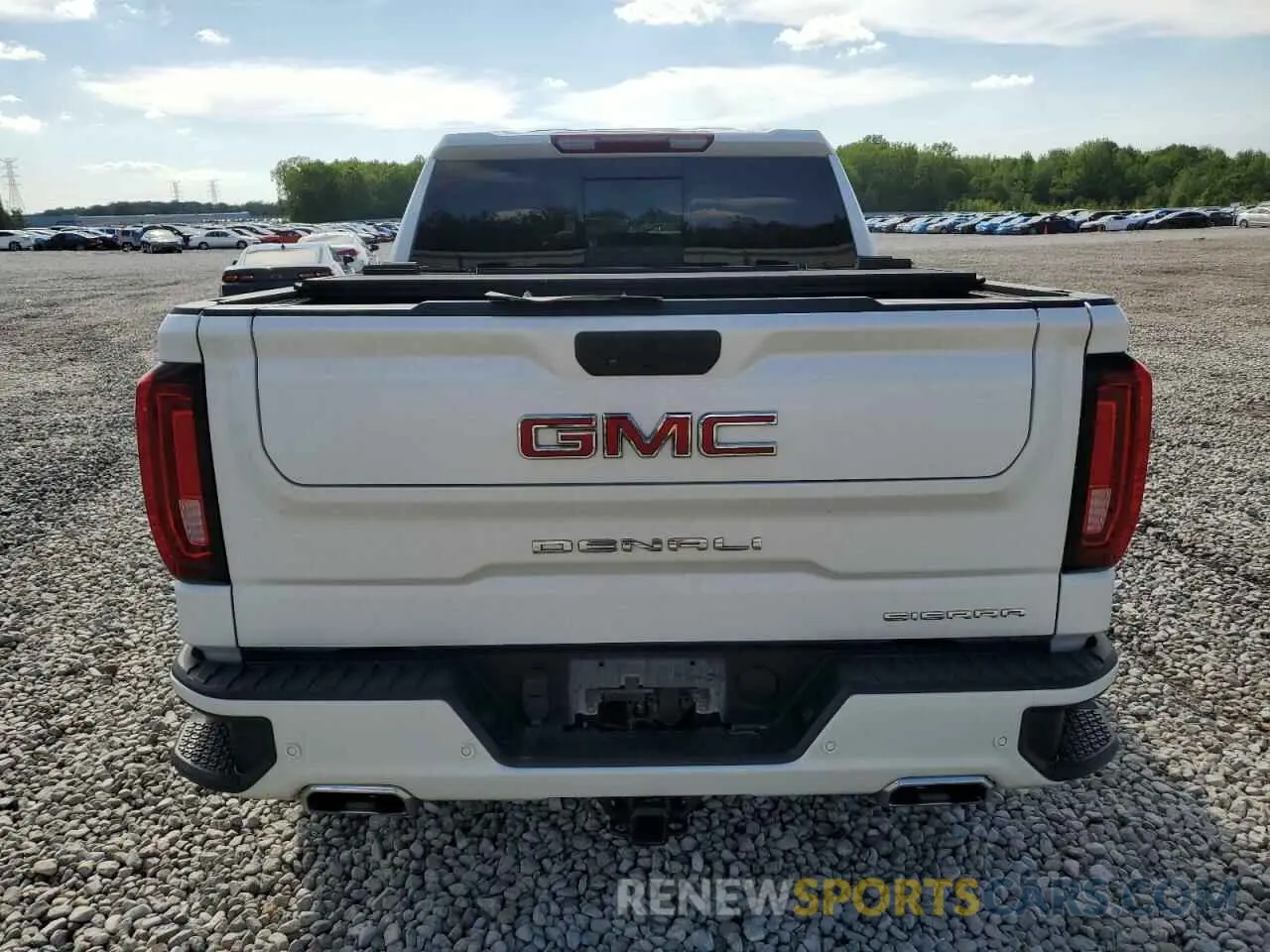 6 Photograph of a damaged car 3GTU9FEL9NG158840 GMC SIERRA 2022