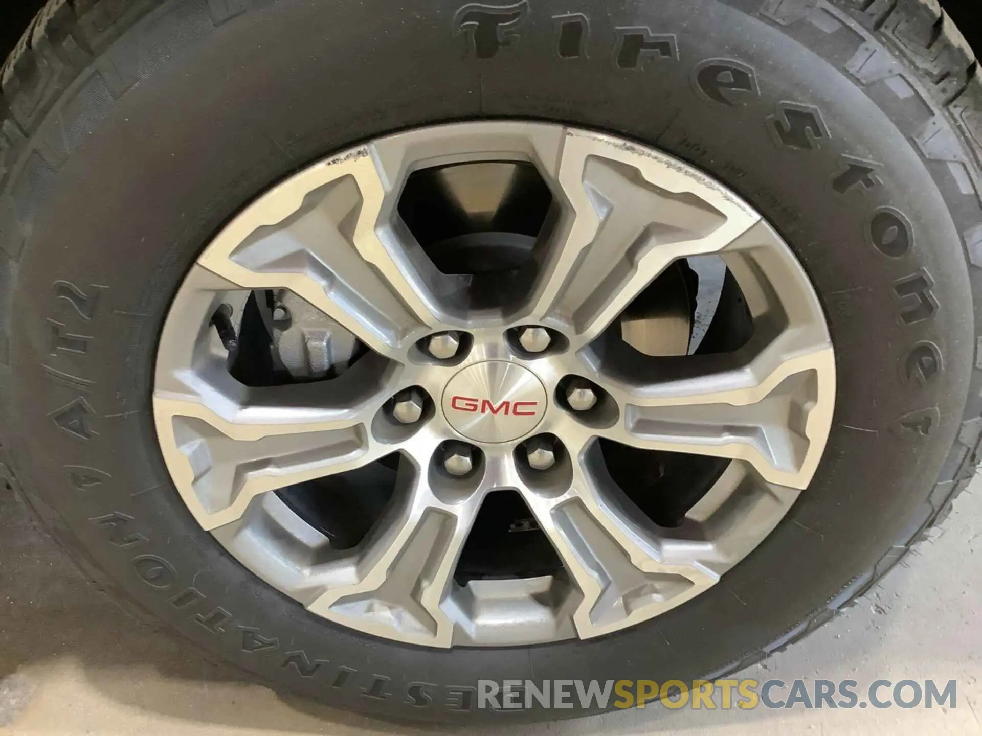 2 Photograph of a damaged car 3GTUUBED7NG554166 GMC SIERRA 2022