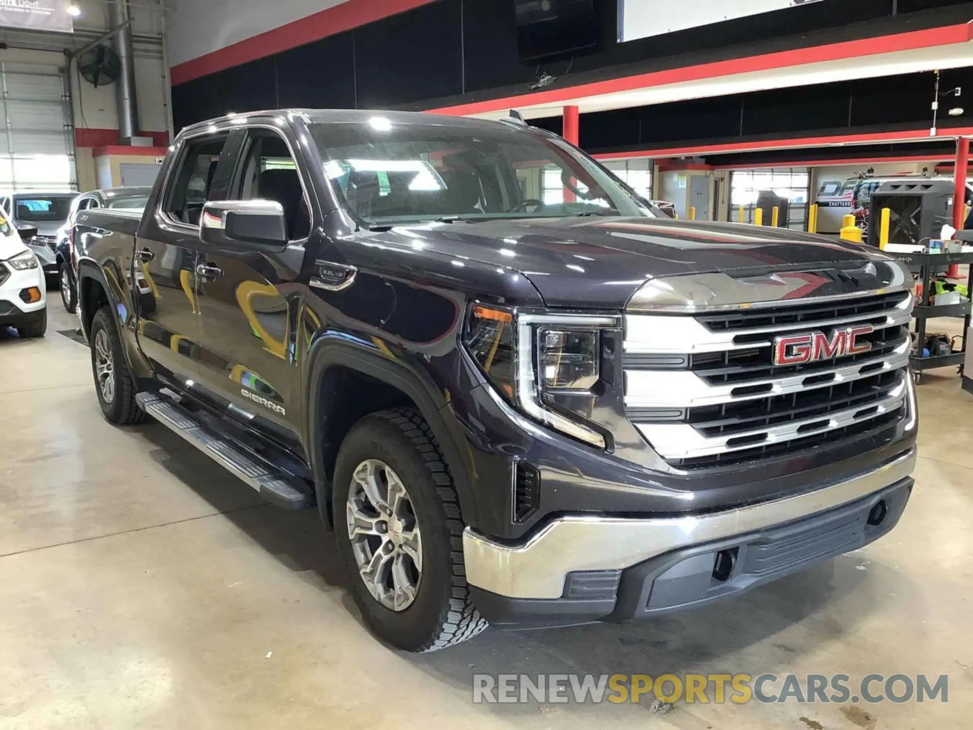 8 Photograph of a damaged car 3GTUUBED7NG554166 GMC SIERRA 2022