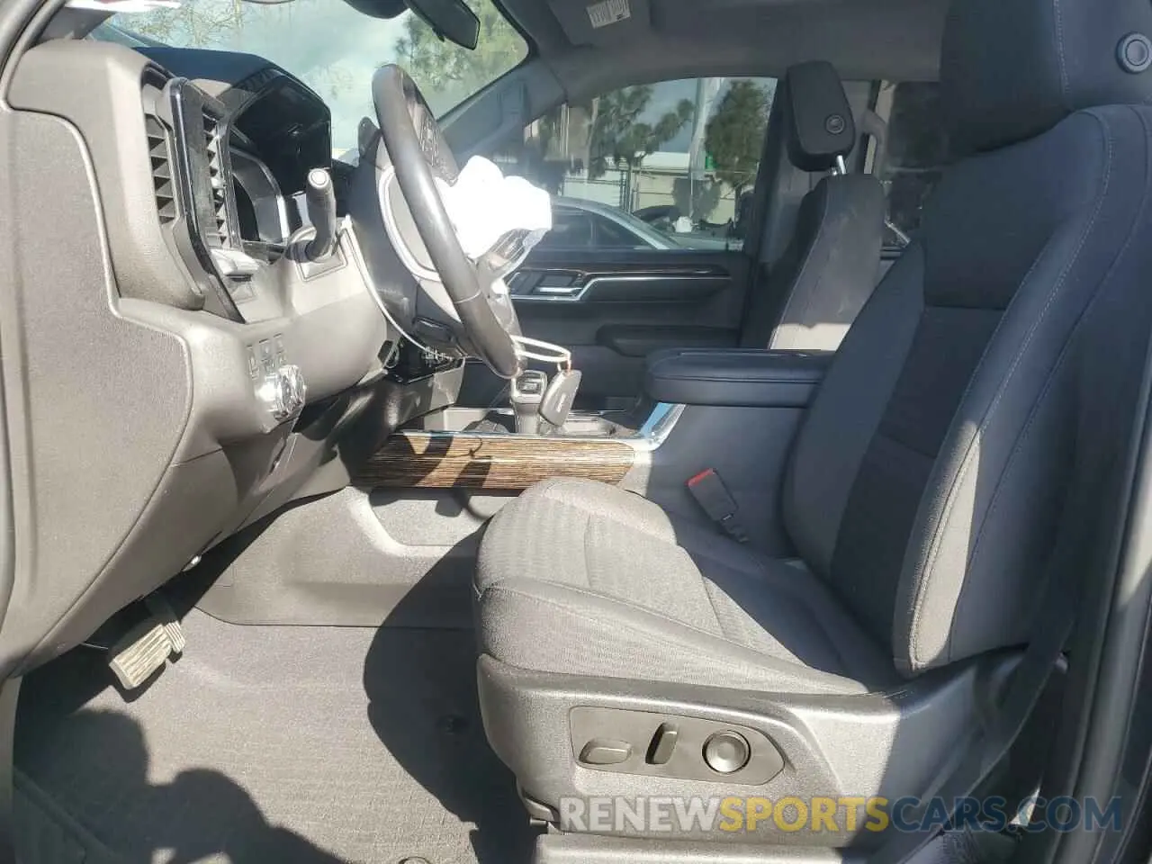7 Photograph of a damaged car 3GTUUCEDXNG548397 GMC SIERRA 2022