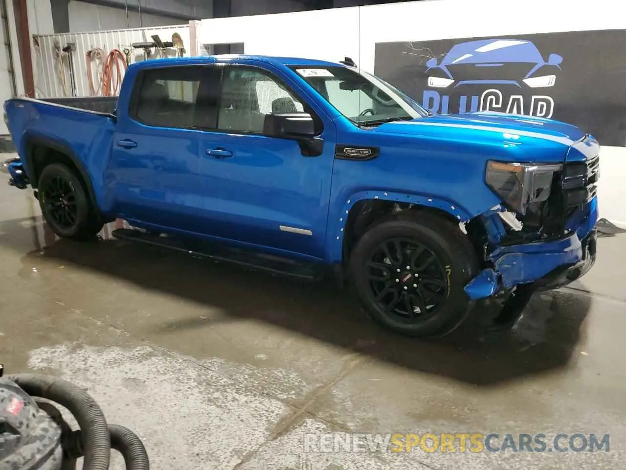4 Photograph of a damaged car 3GTUUCEDXNG585479 GMC SIERRA 2022