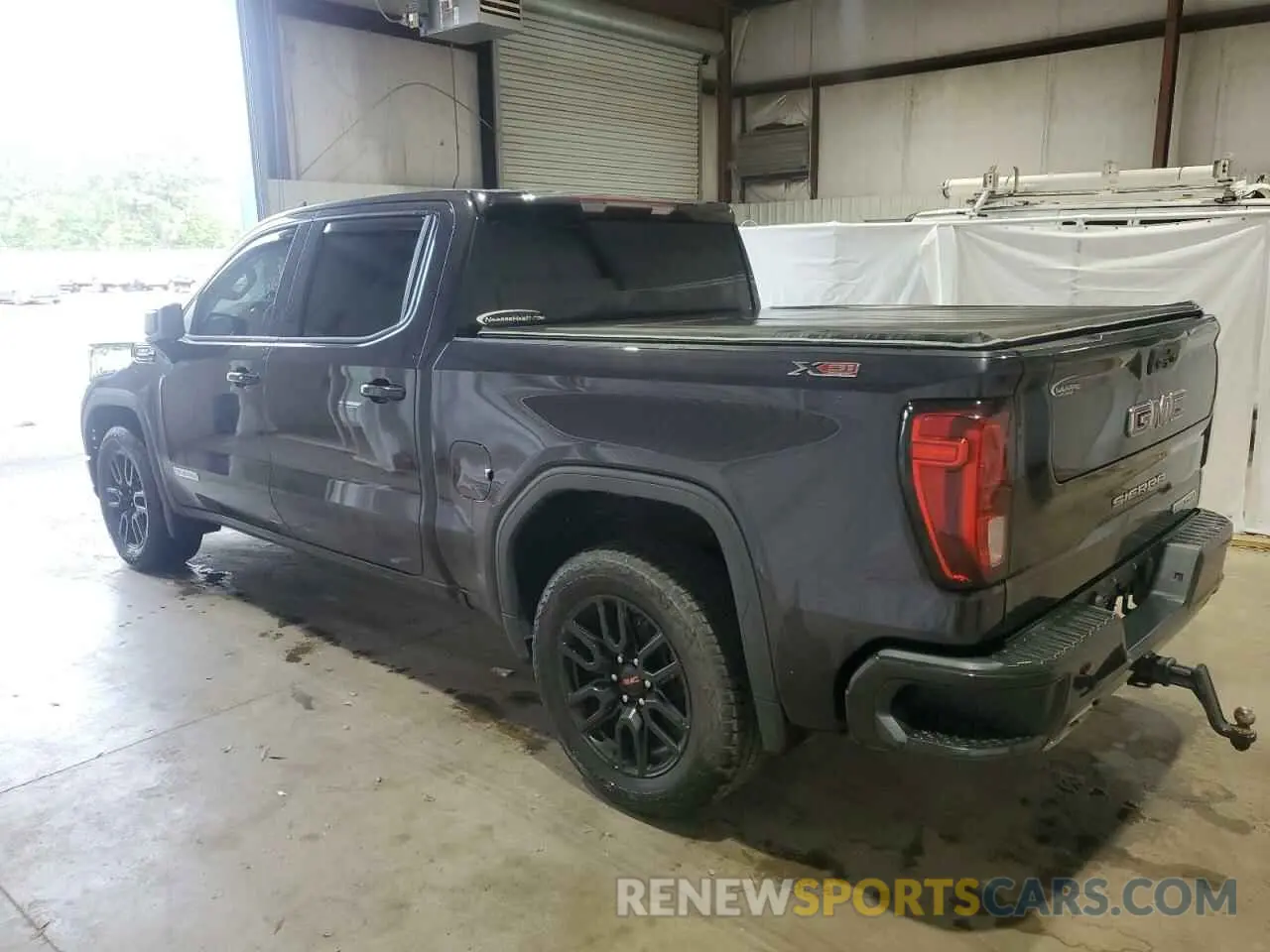 2 Photograph of a damaged car 3GTUUCET9NG548480 GMC SIERRA 2022