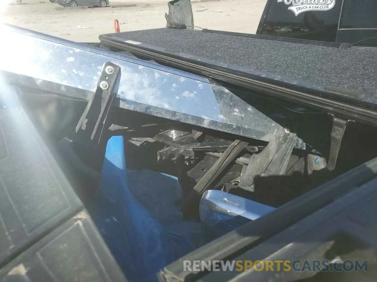 12 Photograph of a damaged car 3GTUUDEDXNG647307 GMC SIERRA 2022
