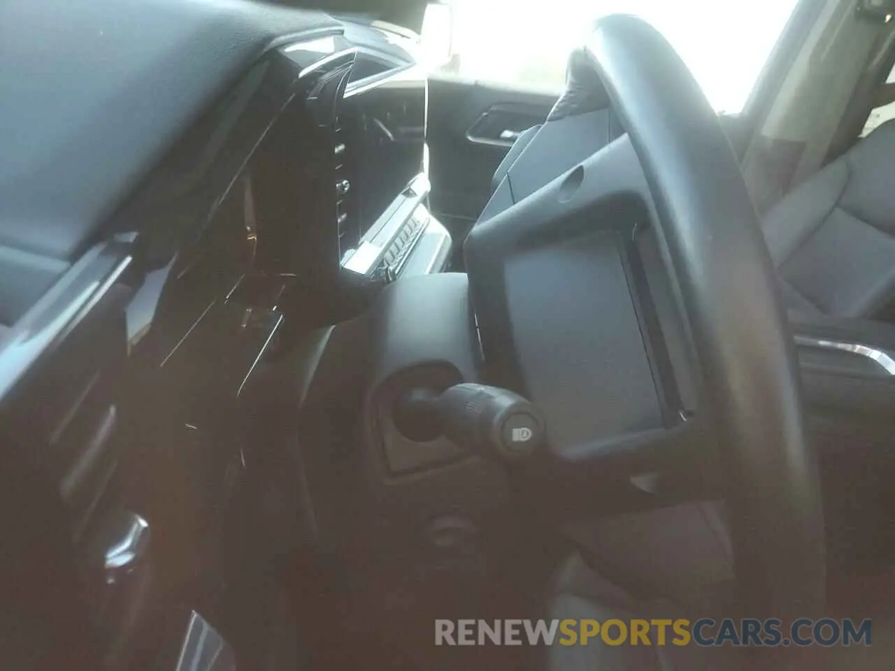 9 Photograph of a damaged car 3GTUUDEDXNG647307 GMC SIERRA 2022