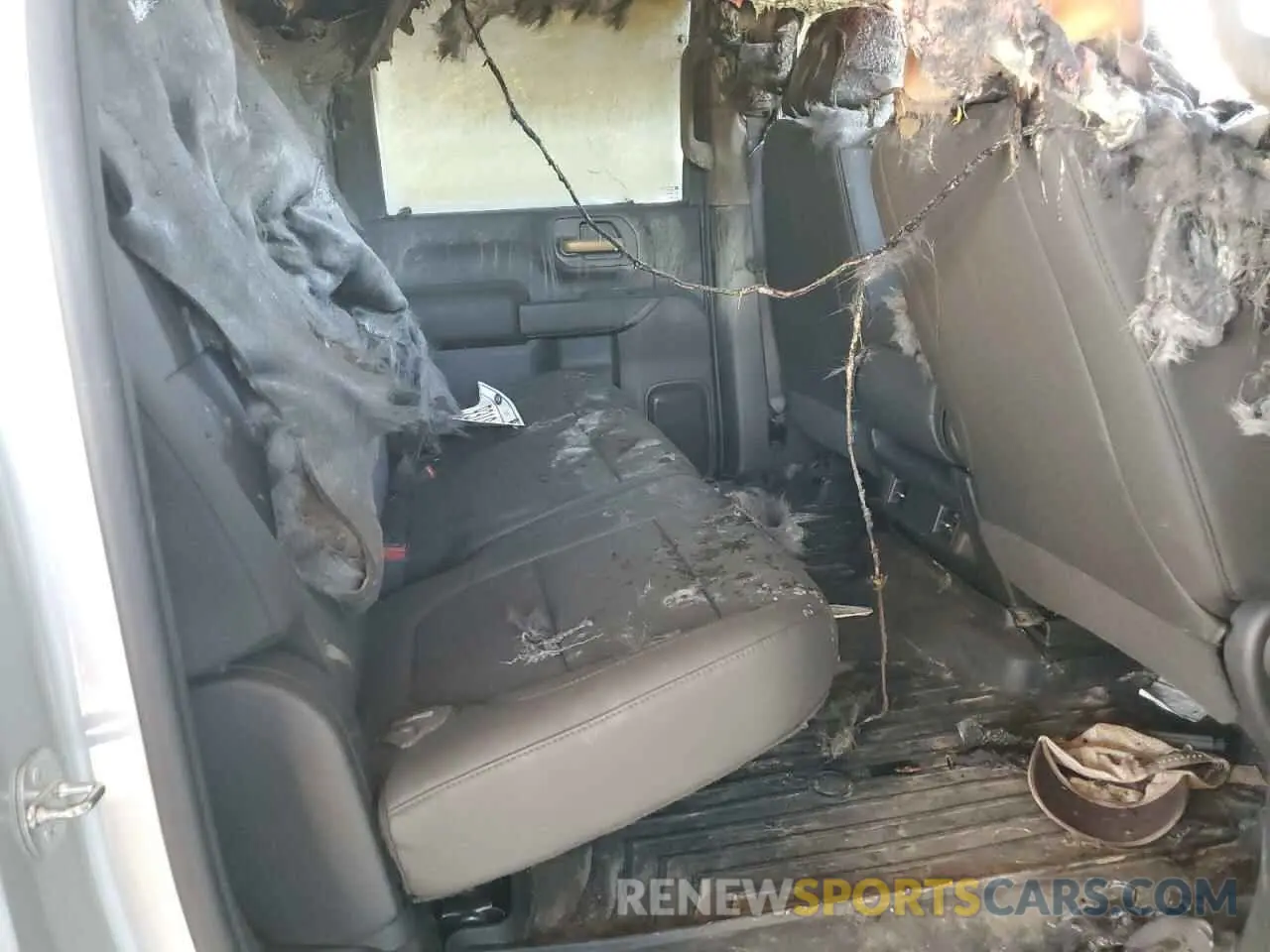 6 Photograph of a damaged car 3GTUUFEL1NG568630 GMC SIERRA 2022
