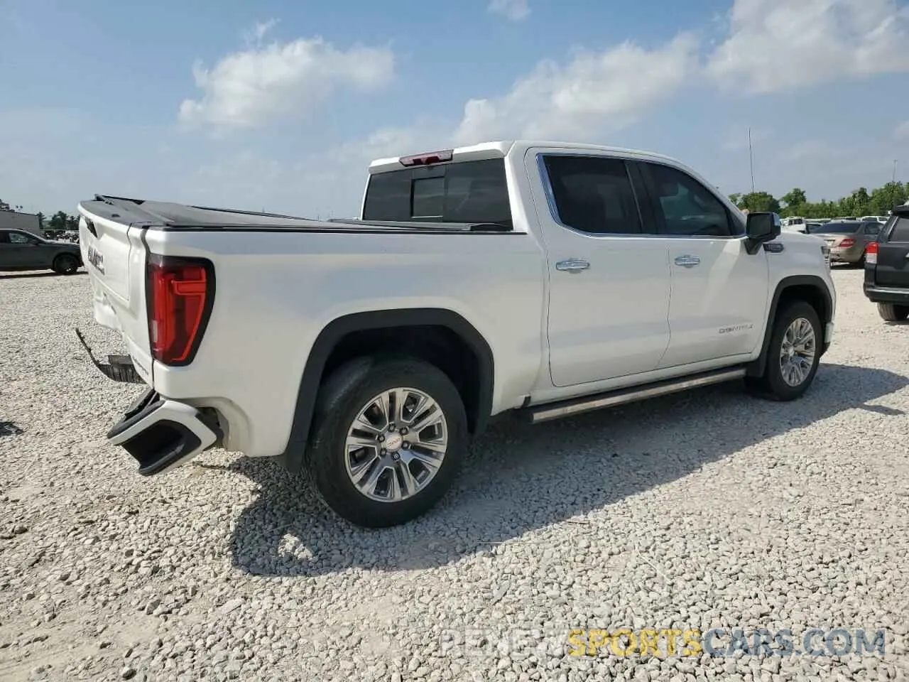 3 Photograph of a damaged car 3GTUUGED2NG677564 GMC SIERRA 2022