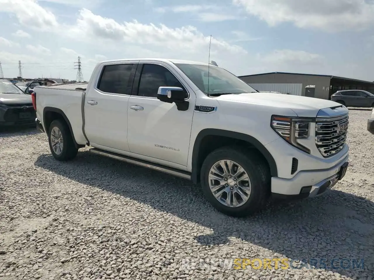 4 Photograph of a damaged car 3GTUUGED2NG677564 GMC SIERRA 2022