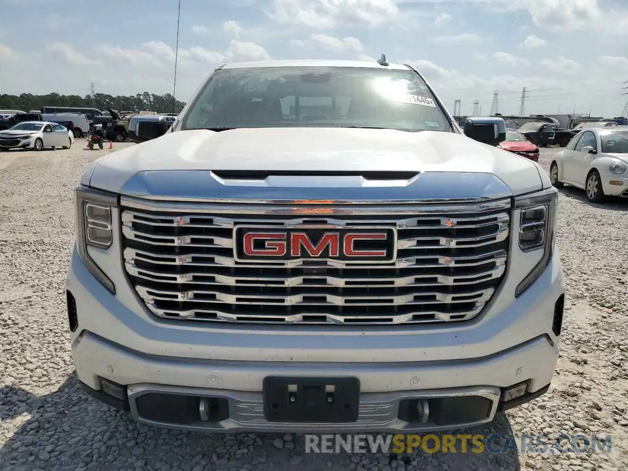 5 Photograph of a damaged car 3GTUUGED2NG677564 GMC SIERRA 2022