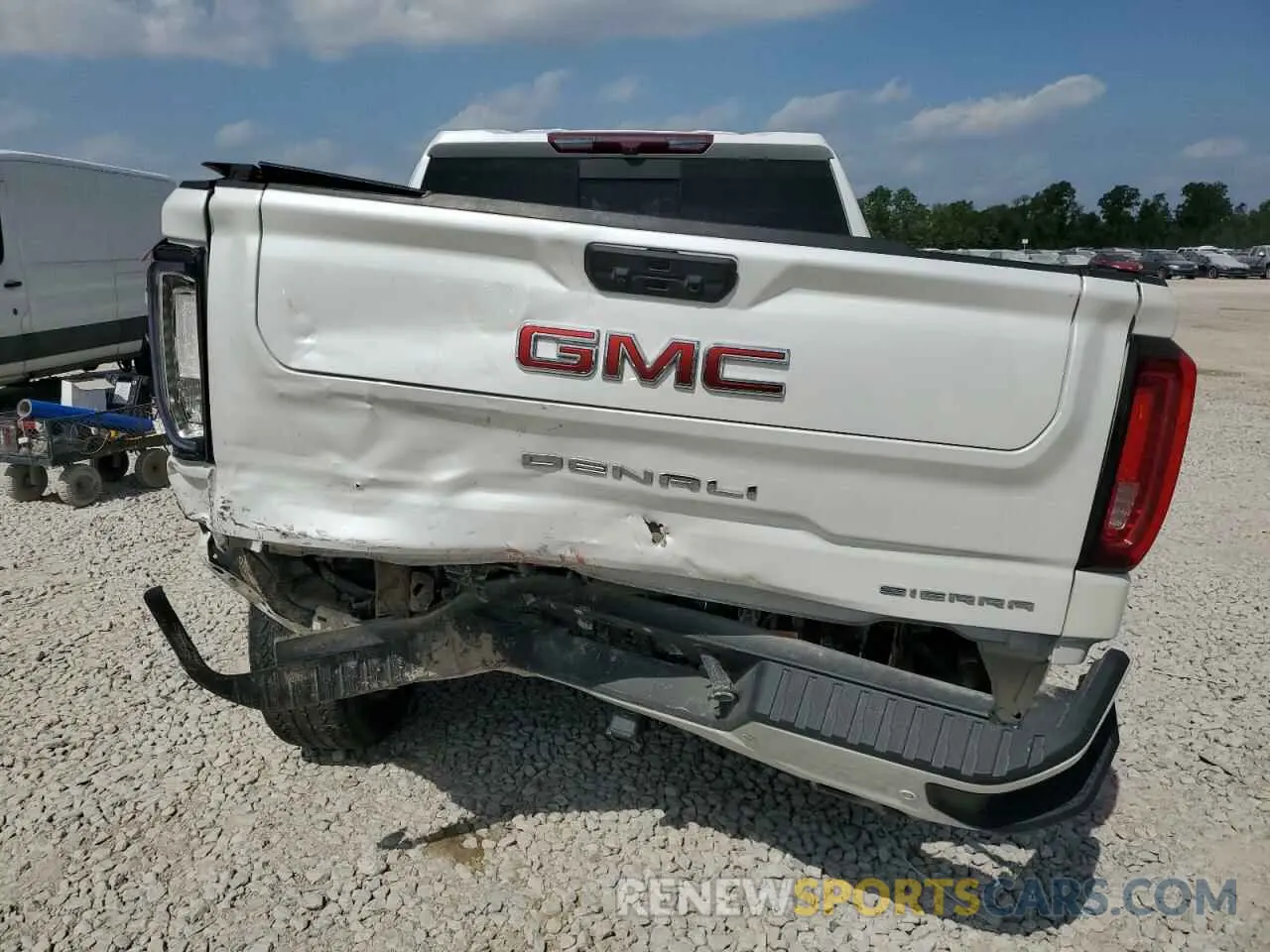 6 Photograph of a damaged car 3GTUUGED2NG677564 GMC SIERRA 2022