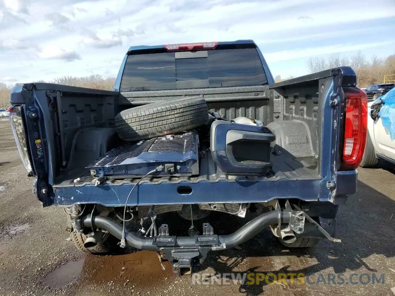 6 Photograph of a damaged car 3GTUUGED5NG589012 GMC SIERRA 2022