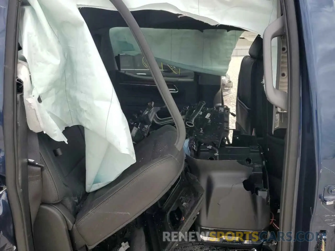 10 Photograph of a damaged car 3GTUUGED6NG609574 GMC SIERRA 2022