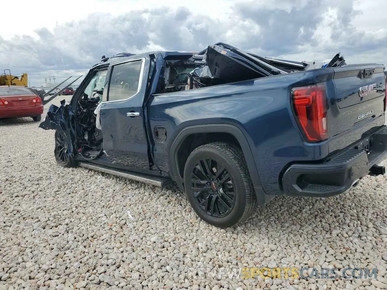 2 Photograph of a damaged car 3GTUUGED6NG609574 GMC SIERRA 2022