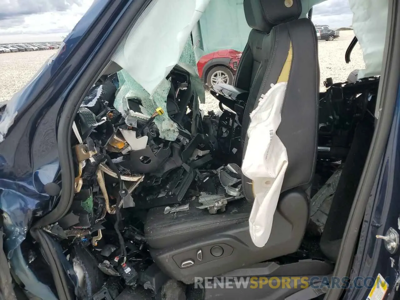 7 Photograph of a damaged car 3GTUUGED6NG609574 GMC SIERRA 2022