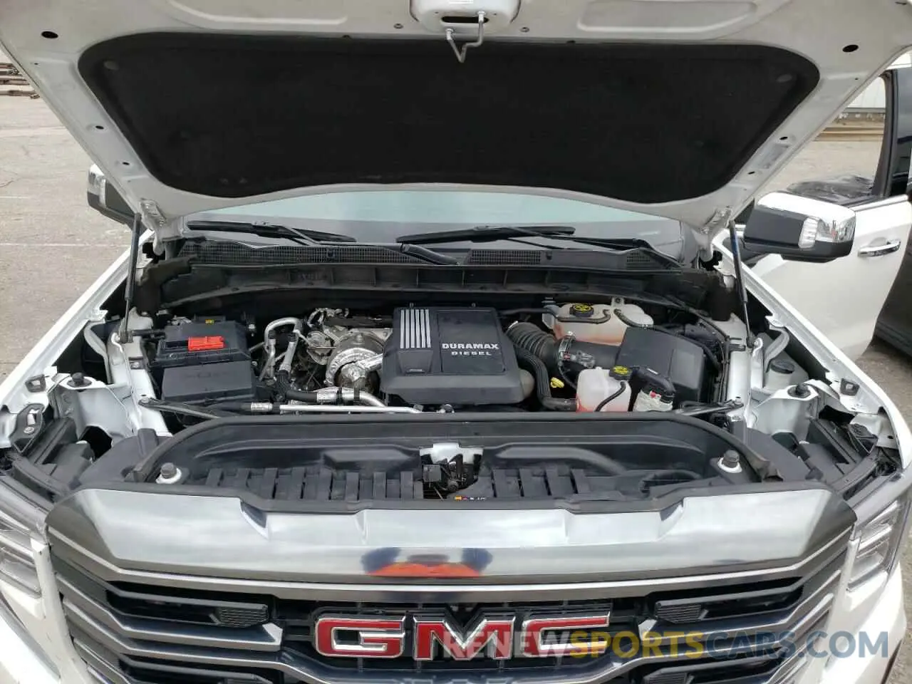 11 Photograph of a damaged car 3GTUUGETXNG640009 GMC SIERRA 2022