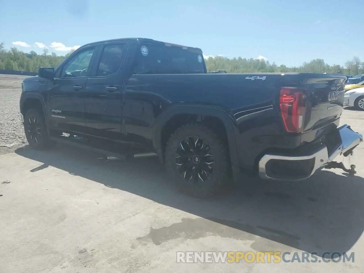 2 Photograph of a damaged car 1GTRUAED0PZ257047 GMC SIERRA 2023
