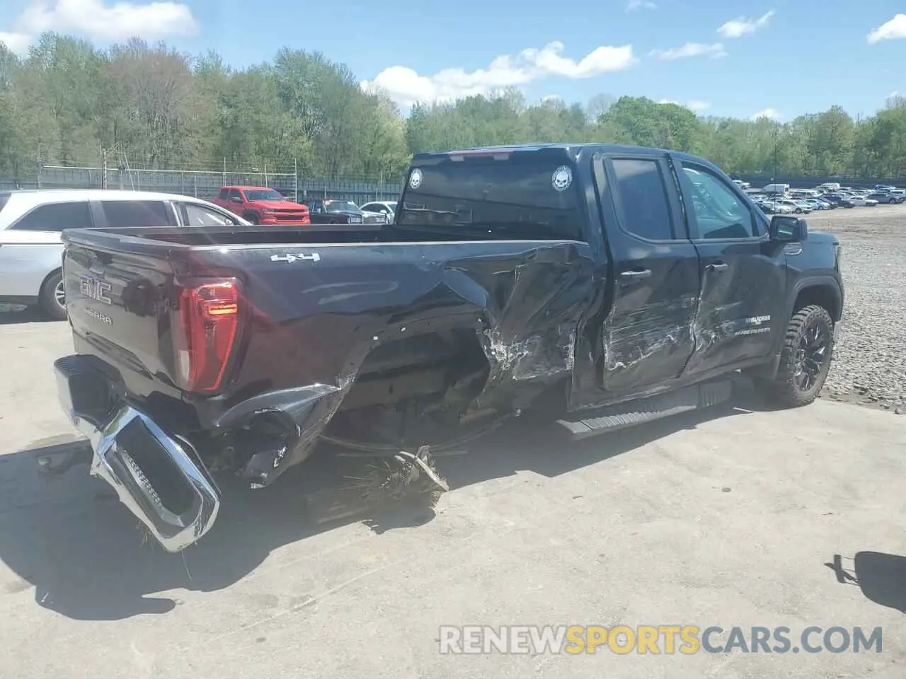 3 Photograph of a damaged car 1GTRUAED0PZ257047 GMC SIERRA 2023