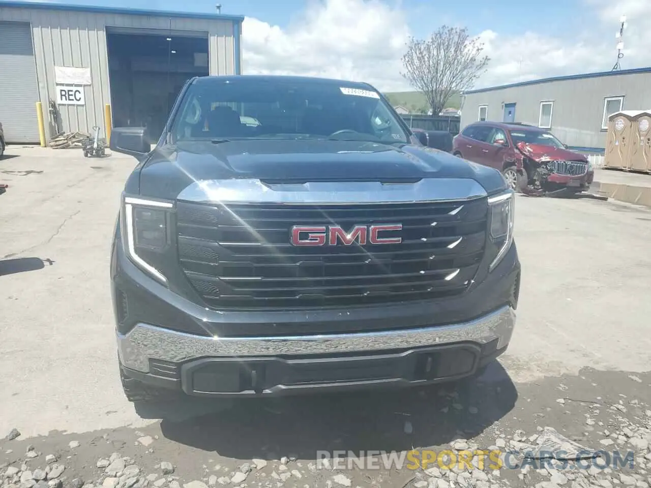 5 Photograph of a damaged car 1GTRUAED0PZ257047 GMC SIERRA 2023