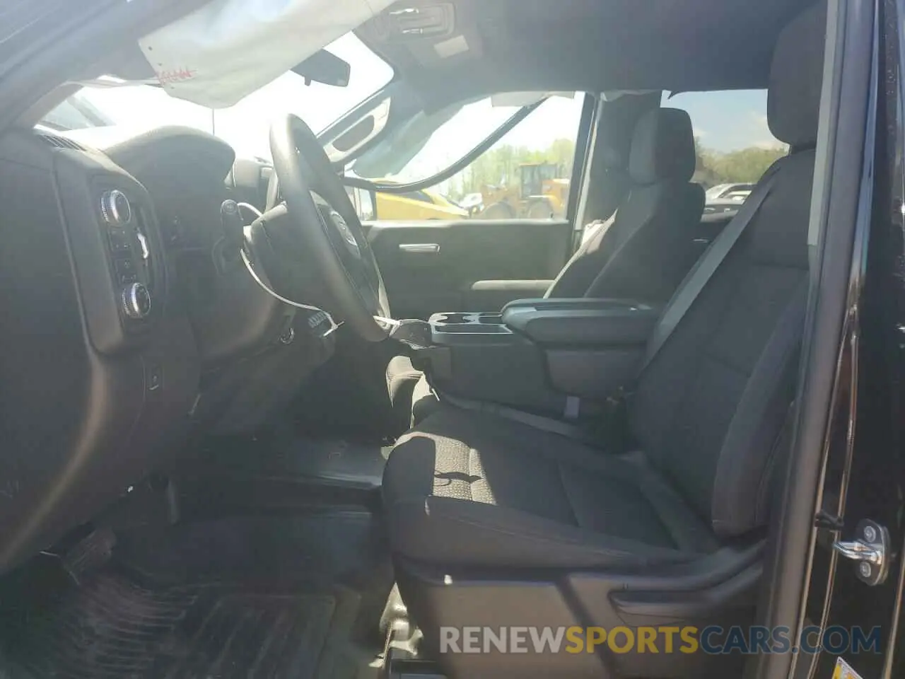 7 Photograph of a damaged car 1GTRUAED0PZ257047 GMC SIERRA 2023