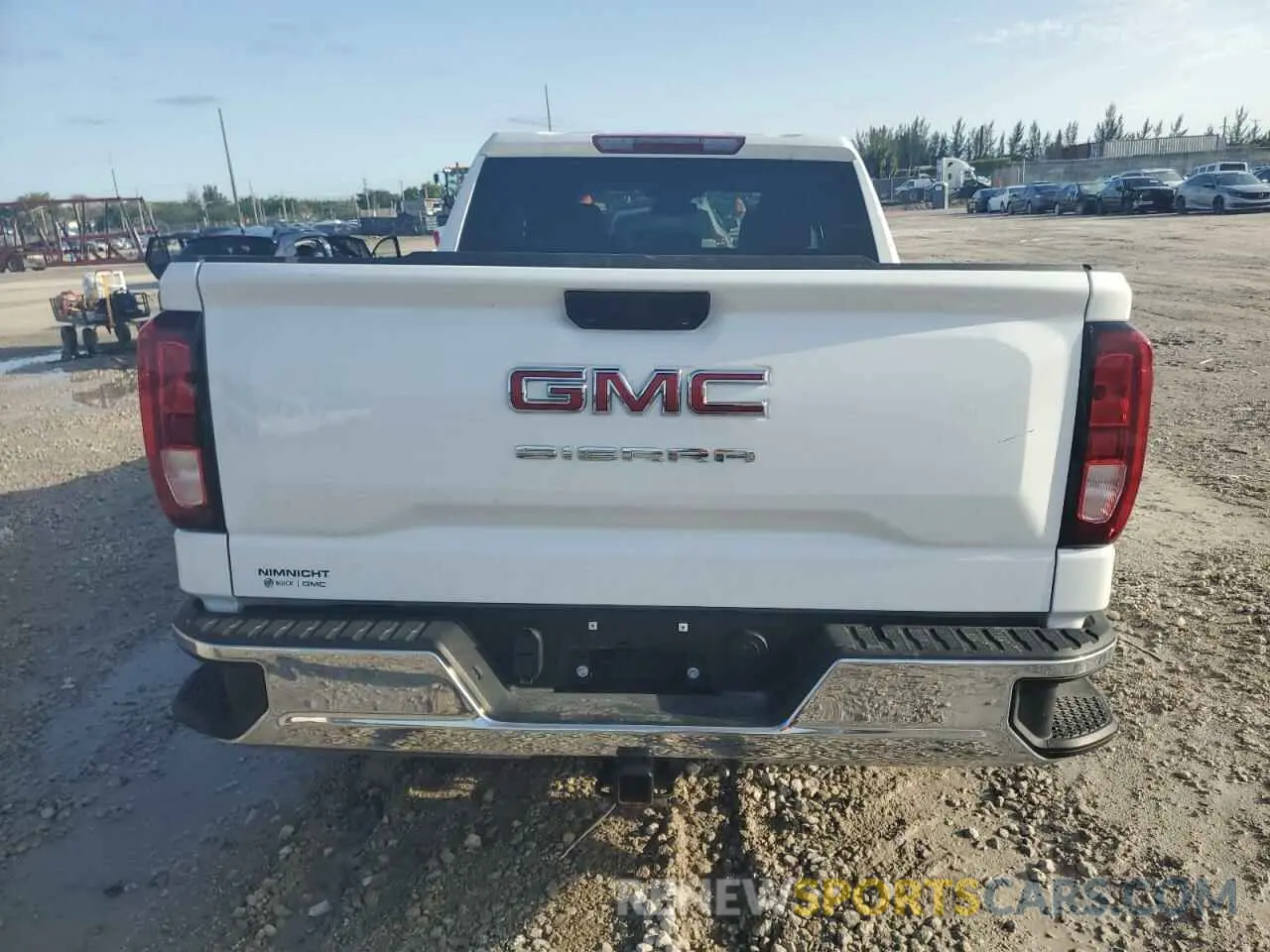 6 Photograph of a damaged car 1GTRUAED4PZ311238 GMC SIERRA 2023