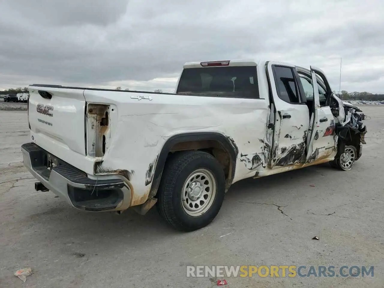 3 Photograph of a damaged car 1GTRUAED6PZ306087 GMC SIERRA 2023