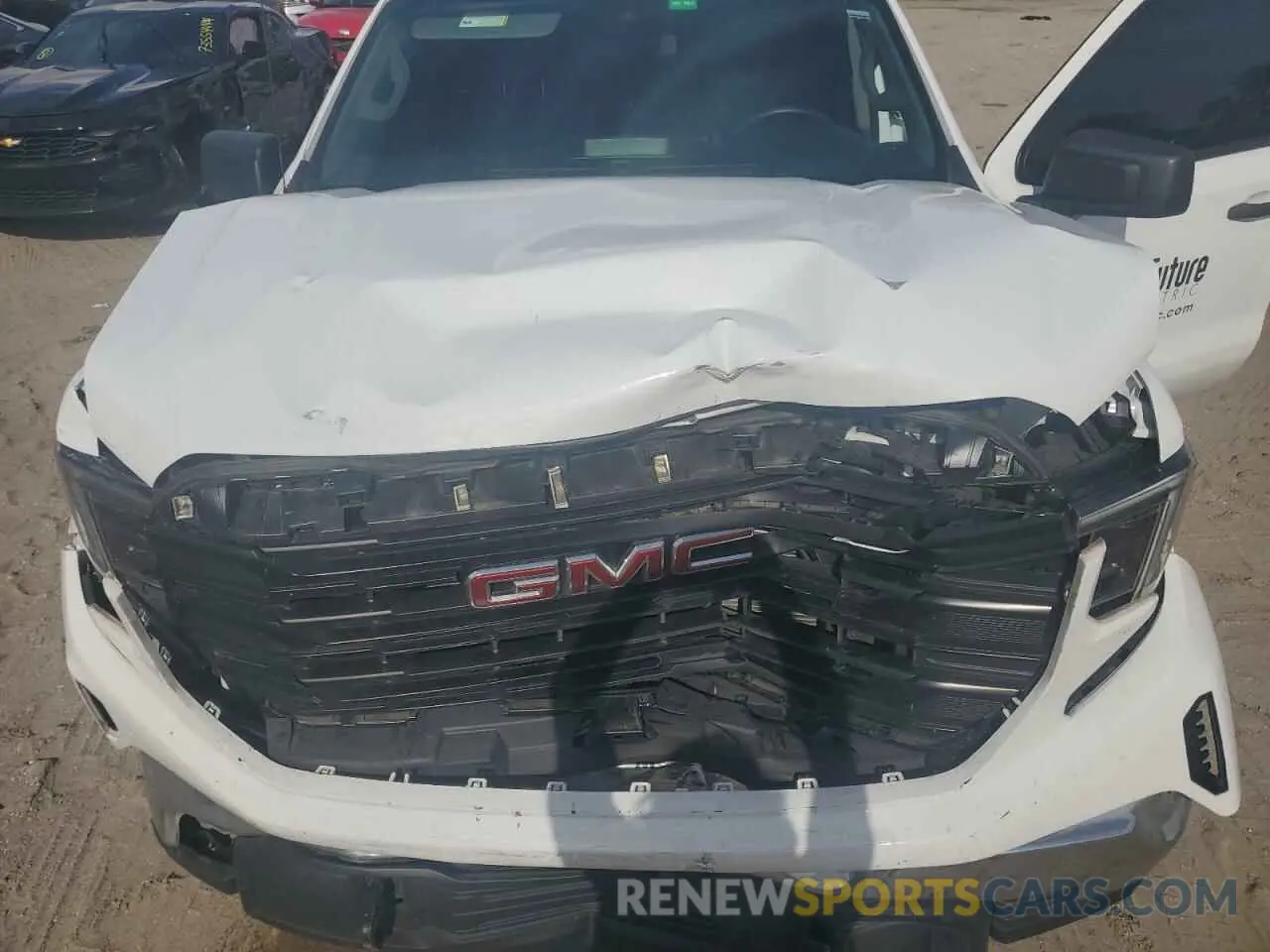 11 Photograph of a damaged car 1GTRUAED8PZ157701 GMC SIERRA 2023