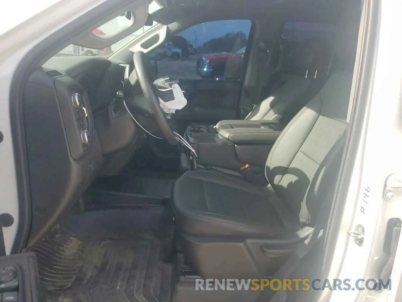7 Photograph of a damaged car 1GTRUAED8PZ157701 GMC SIERRA 2023