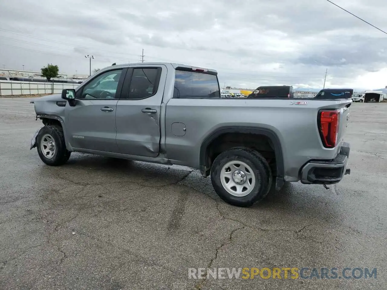 2 Photograph of a damaged car 1GTRUCEDXPZ252966 GMC SIERRA 2023