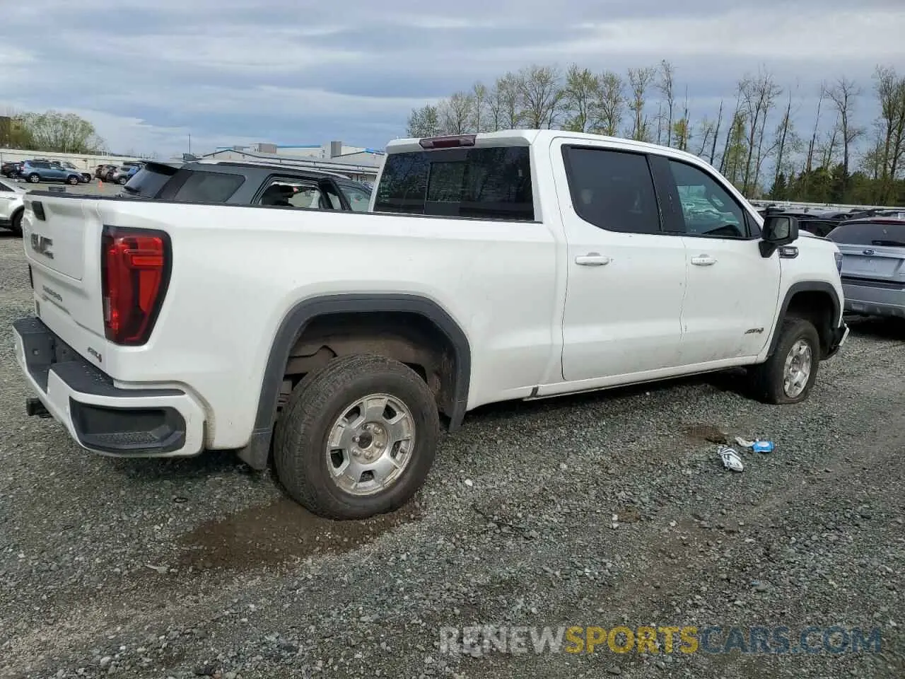 3 Photograph of a damaged car 1GTUUEE85PZ110792 GMC SIERRA 2023
