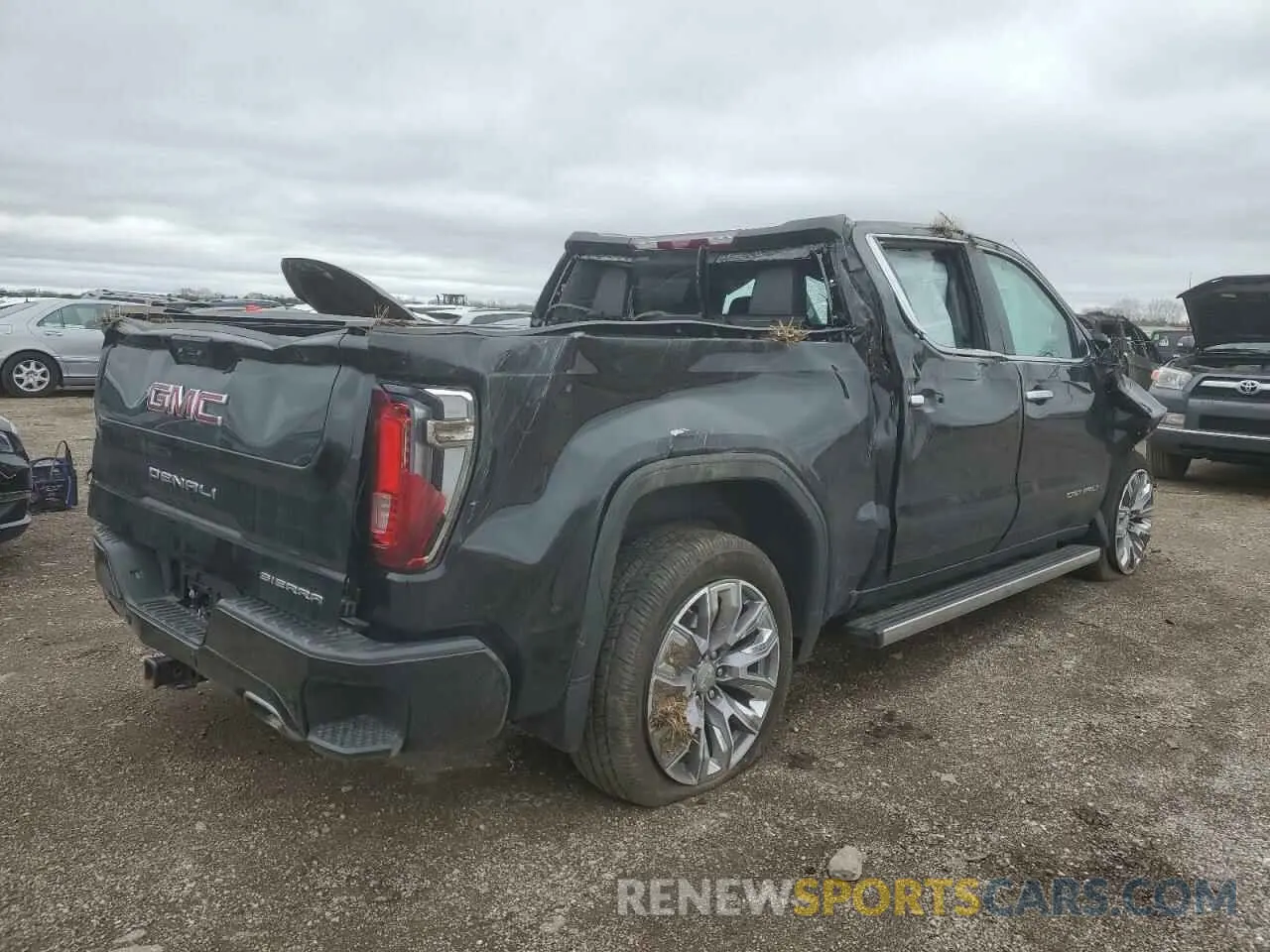 3 Photograph of a damaged car 1GTUUGEL7PZ330208 GMC SIERRA 2023
