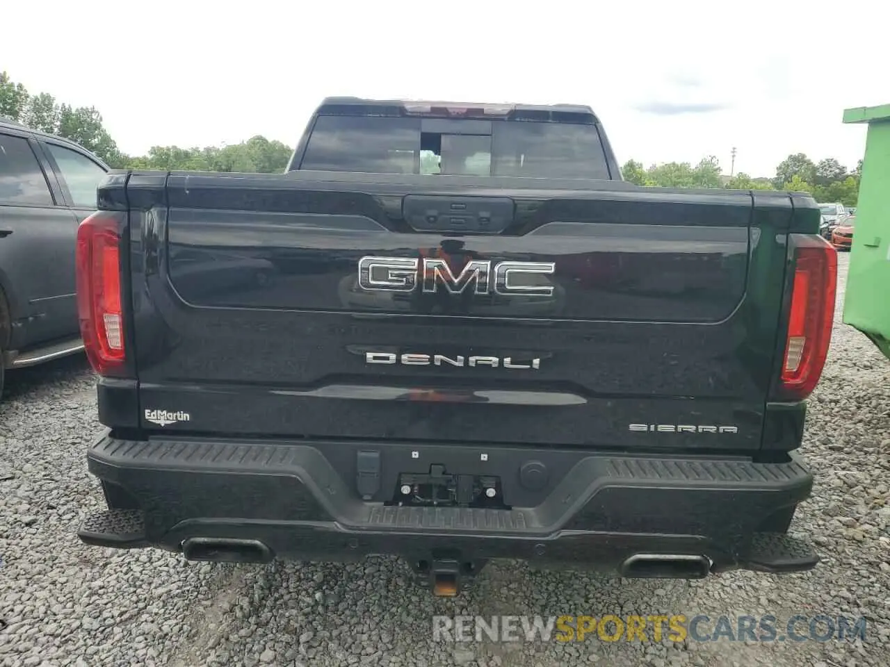6 Photograph of a damaged car 1GTUUHE83PZ295054 GMC SIERRA 2023