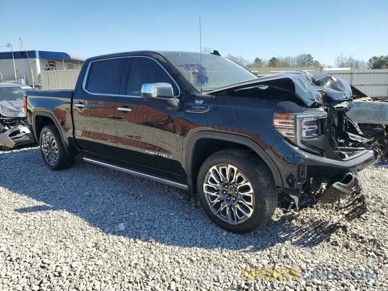 4 Photograph of a damaged car 1GTUUHEL6PZ151034 GMC SIERRA 2023
