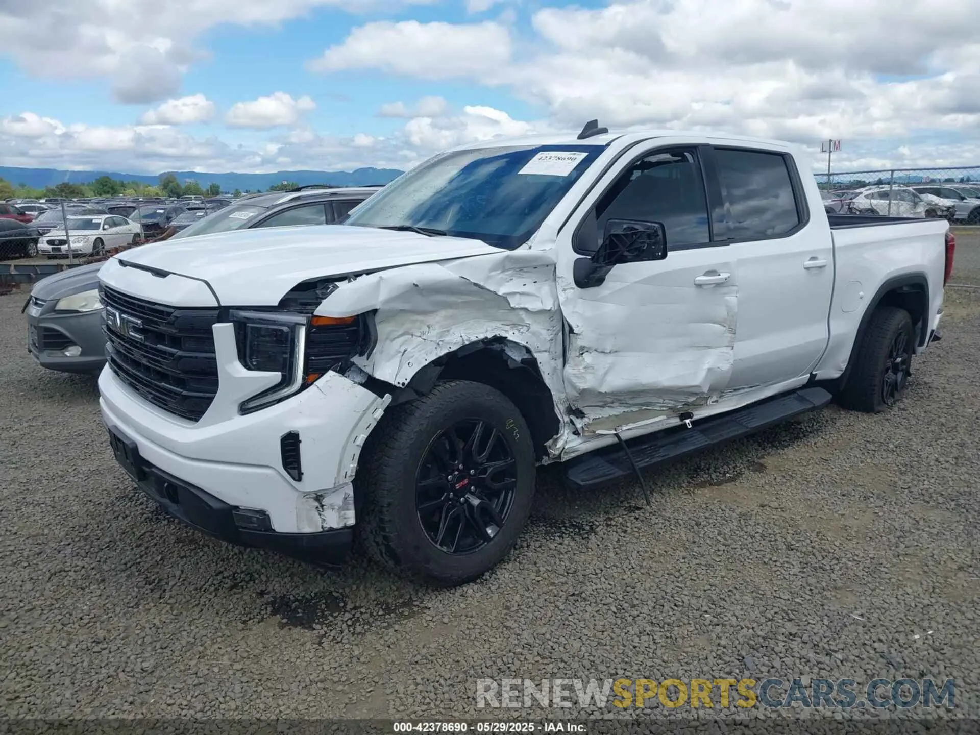 2 Photograph of a damaged car 3GTUUCED2PG353137 GMC SIERRA 2023