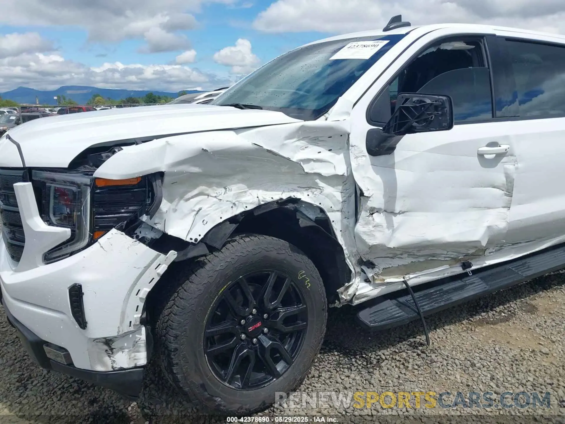 6 Photograph of a damaged car 3GTUUCED2PG353137 GMC SIERRA 2023