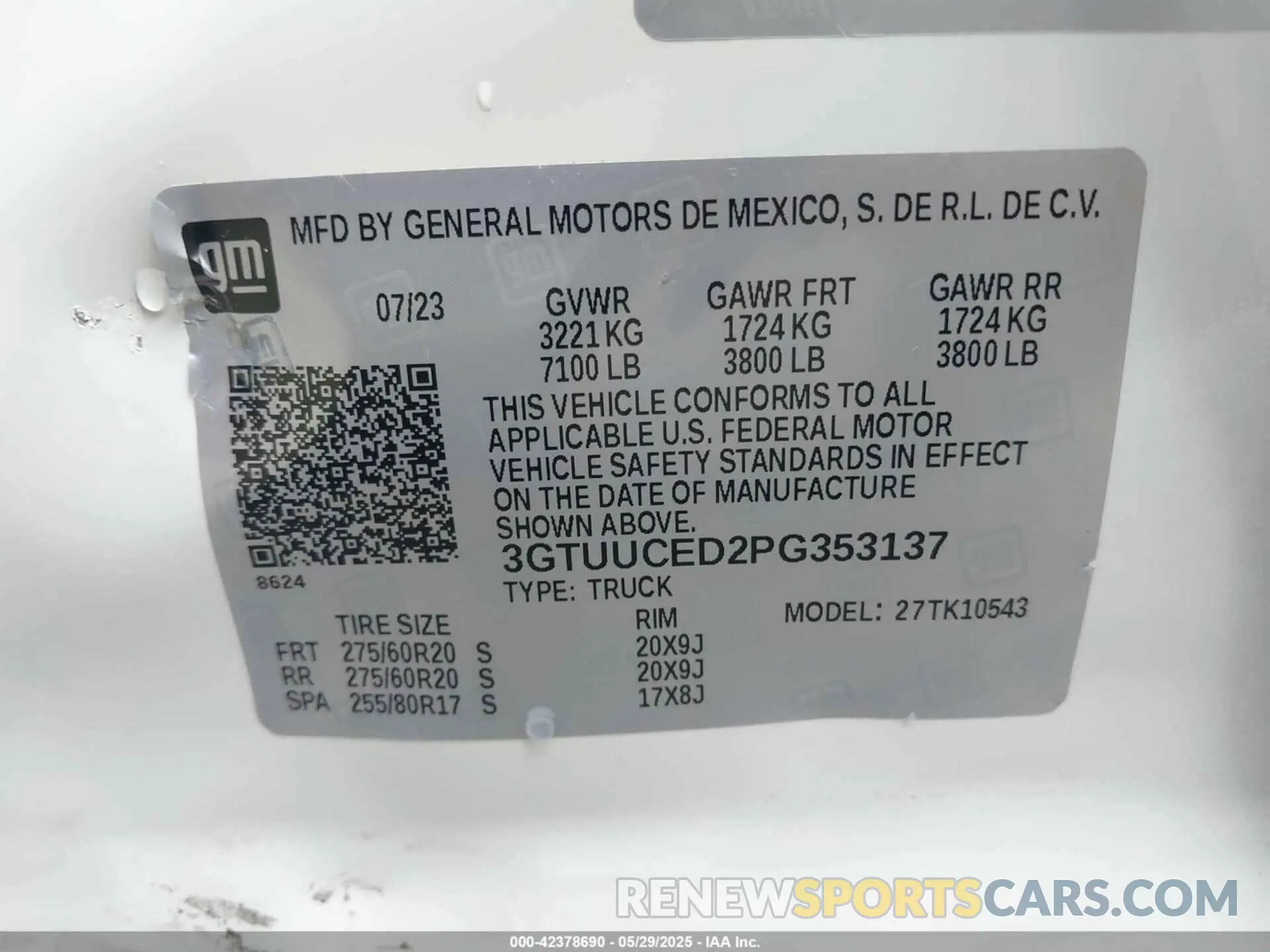 9 Photograph of a damaged car 3GTUUCED2PG353137 GMC SIERRA 2023