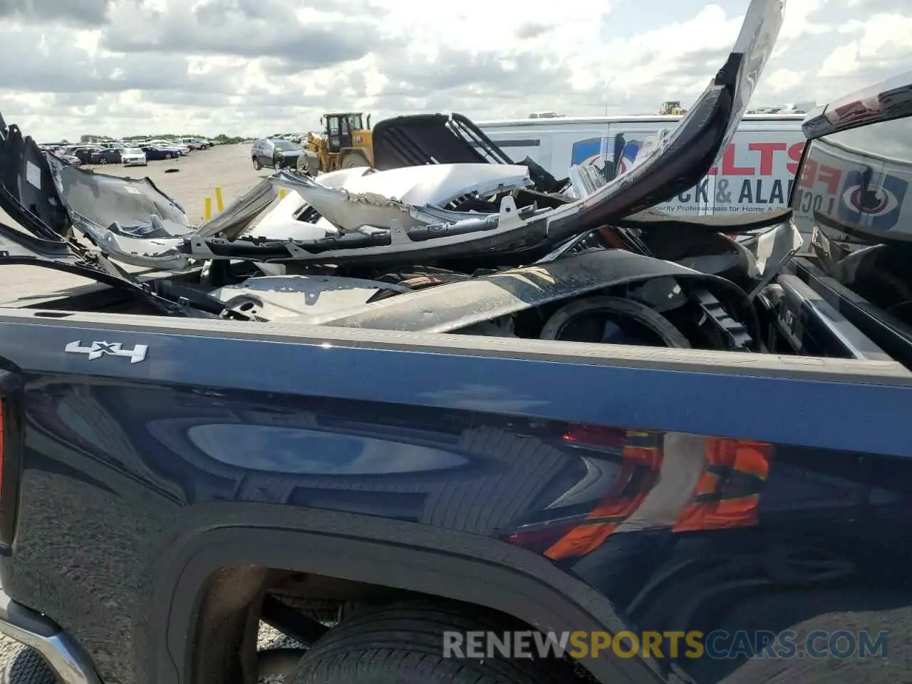 12 Photograph of a damaged car 3GTUUDED0PG106625 GMC SIERRA 2023
