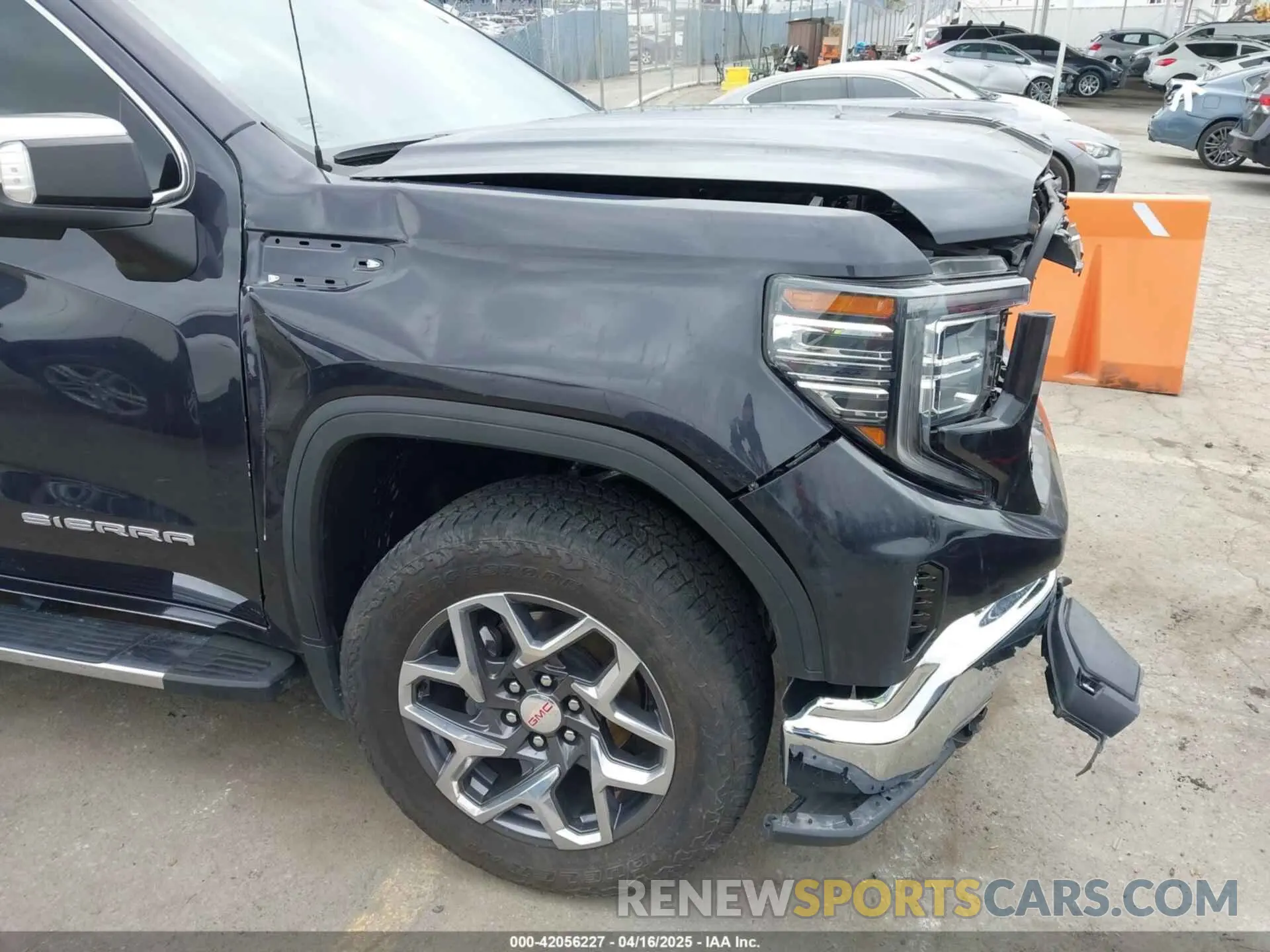 18 Photograph of a damaged car 3GTUUDEL4PG294363 GMC SIERRA 2023