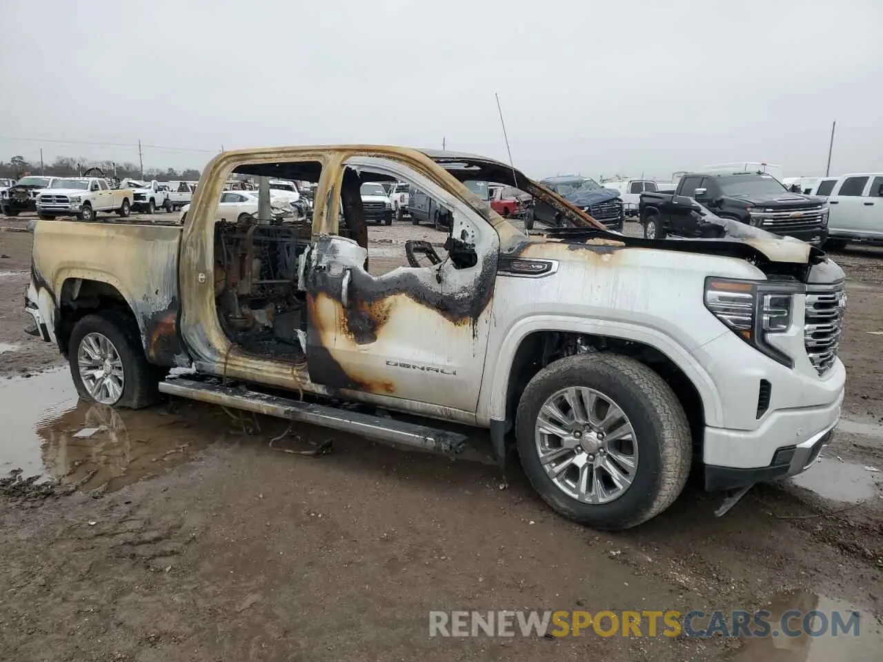 4 Photograph of a damaged car 3GTUUGEL2PG157911 GMC SIERRA 2023