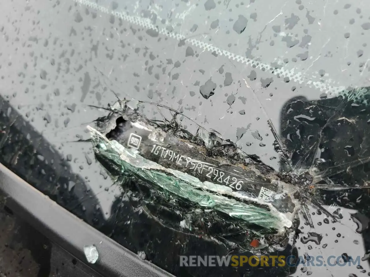 12 Photograph of a damaged car 1GT19MEY5RF298426 GMC SIERRA 2024