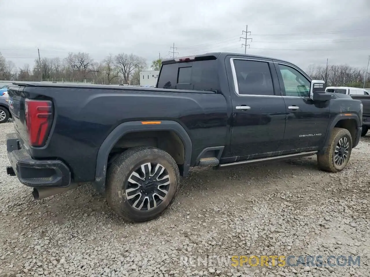 3 Photograph of a damaged car 1GT19XEY8RF352819 GMC SIERRA 2024