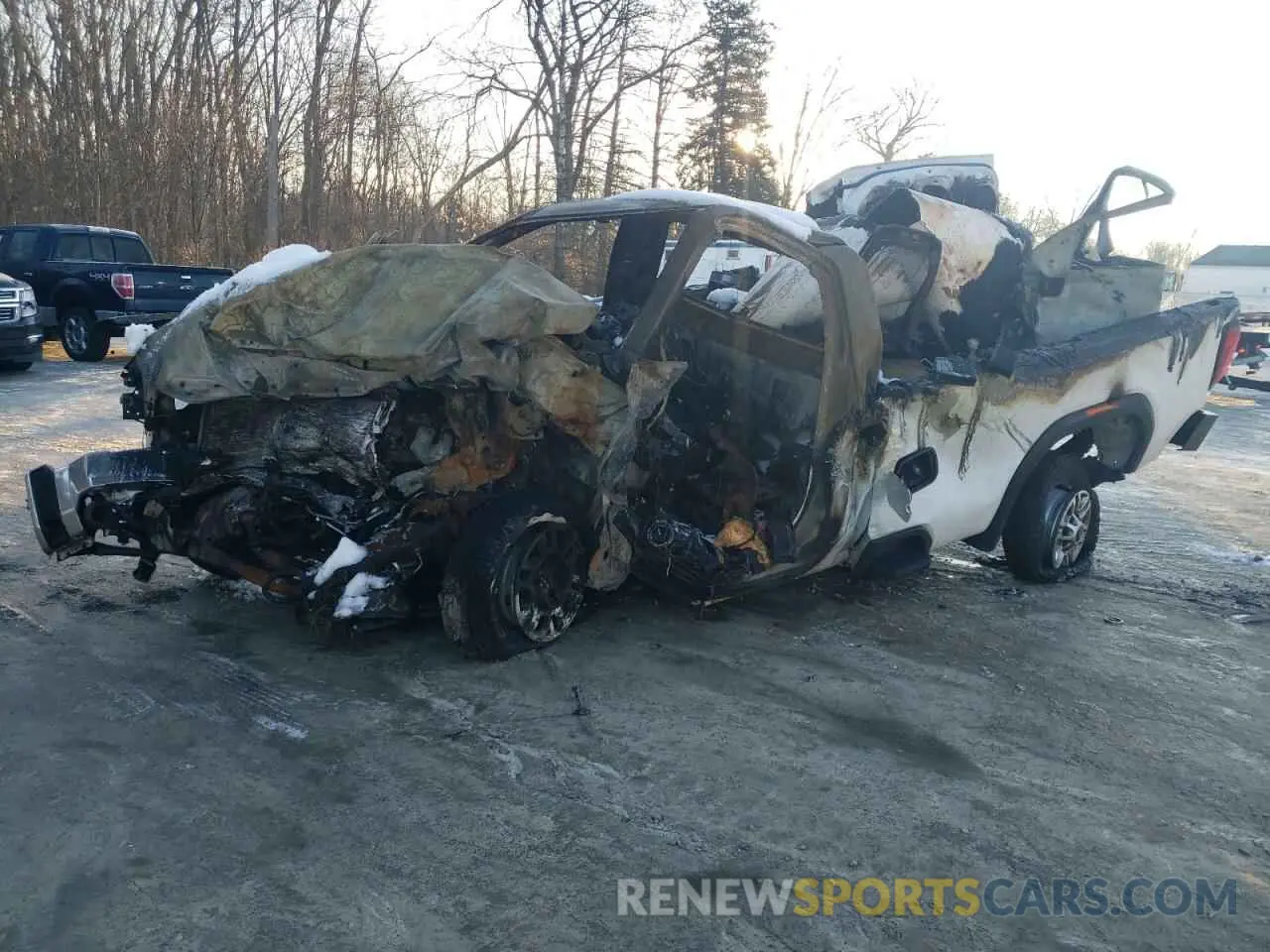 1 Photograph of a damaged car 1GT39LE74RF282924 GMC SIERRA 2024