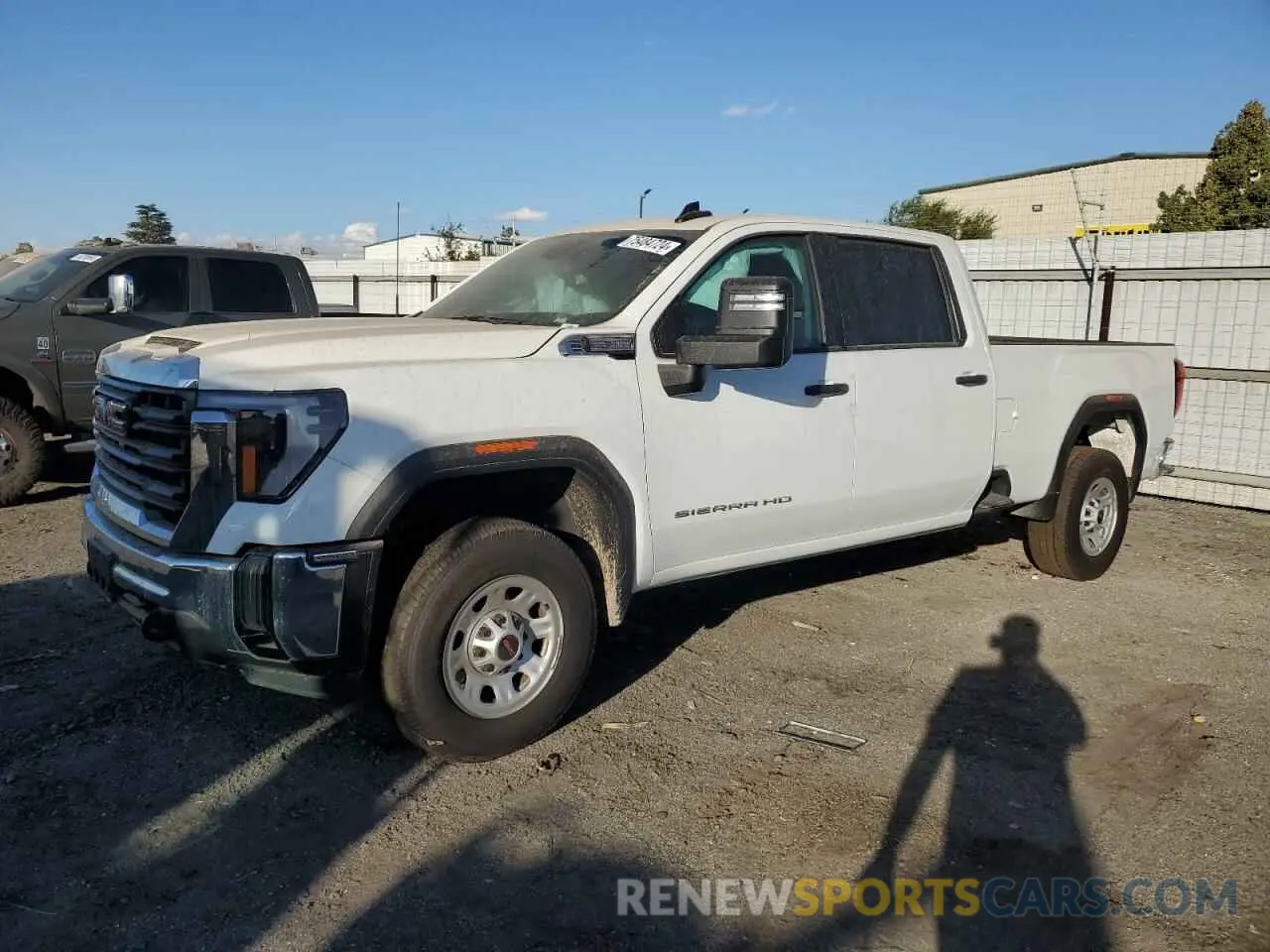1 Photograph of a damaged car 1GT48PE79RF294842 GMC SIERRA 2024